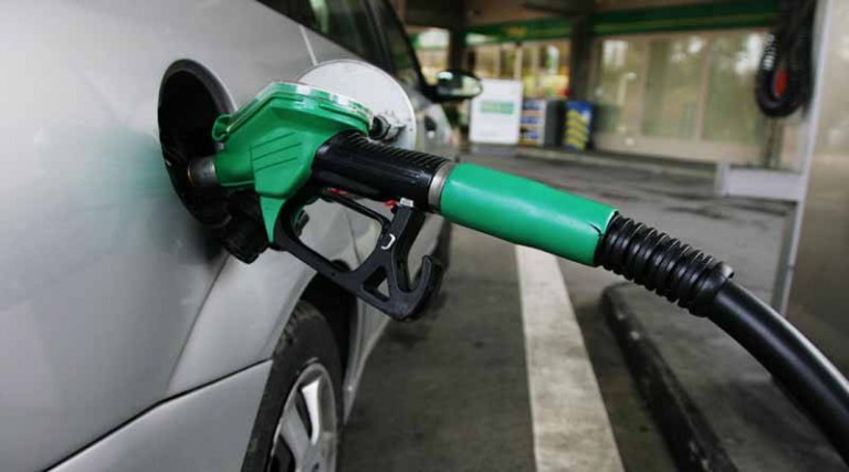 Καύσιμα: Πληρώνουμε… φόρους αντί για βενζίνη – Οργή καταναλωτών και βενζινοπωλών