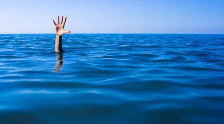 SOS: Τι κάνουμε αν δούμε κάποιον στην θάλασσα να κινδυνεύει να πνιγεί