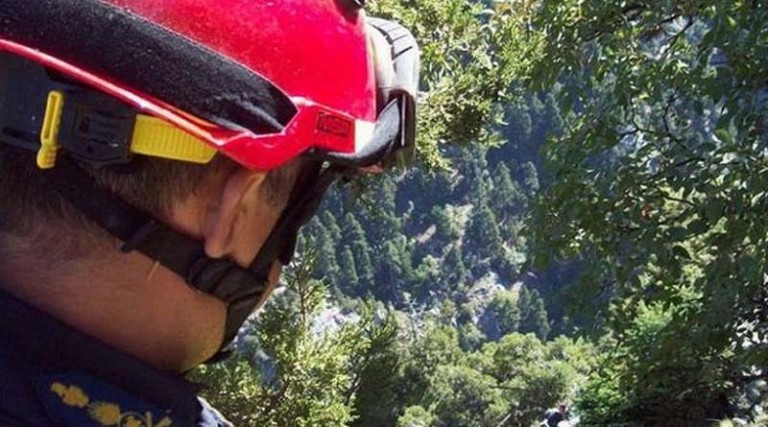 Φυλή: Χωρίς τις αισθήσεις του ανασύρθηκε ο ορειβάτης στο φαράγγι της Γκούρας