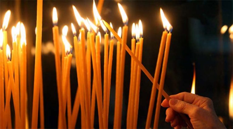 Πυρκαγιά σε εκκλησία την ώρα της Θείας Λειτουργίας – Από κερί προκλήθηκε η φωτιά