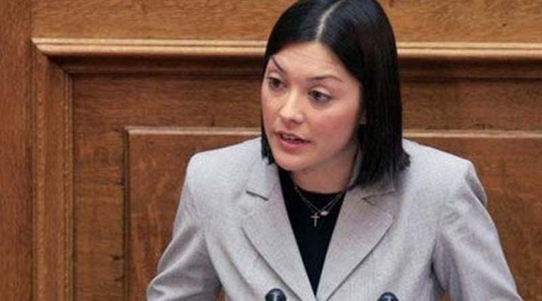 Ανακοίνωσε την υποψηφιότητά της για την προεδρία του ΠΑΣΟΚ η Νάντια Γιαννακοπούλου (βίντεο)