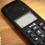 Τέλος το σταθερό τηλέφωνο – Αυξάνεται η χρήση κινητού και data – Τι κάνουν Cosmote, Vodafone και Nova