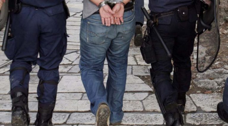 Στα χέρια της Αστυνομίας επικίνδυνος Αλβανός κακοποιός με βαρύ παρελθόν