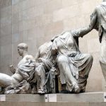 Πρώην διευθυντής Βρετανικού Μουσείου: Να μοιραστούν τα Γλυπτά του Παρθενώνα με την Ελλάδα