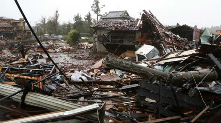 Εικόνες Αποκάλυψης στην Ιαπωνία από τον τυφώνα – «τέρας» – Νεκροί και αγνοούμενοι