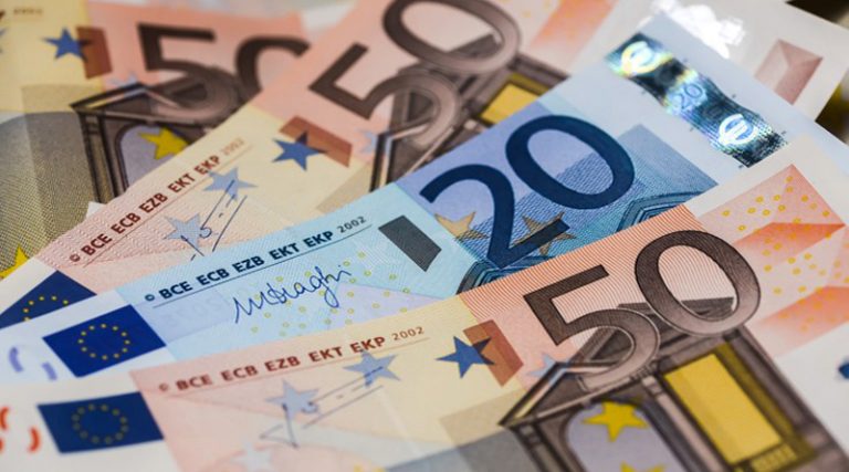 Φορολογικές δηλώσεις: 3 στους 10 φορολογούμενους θα πληρώσουν μέσο επιπλέον φόρο 838 ευρώ