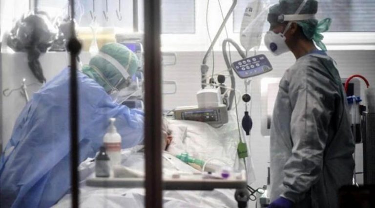 “Τρομάζει” η έκρηξη των εισαγωγών στα νοσοκομεία – Αυξήθηκαν κατά 539% από τις αρχές του μήνα