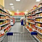 Καλπάζουν οι τιμές σε βασικά προϊόντα κατανάλωσης – Αύξηση 56,8% στο ελαιόλαδο
