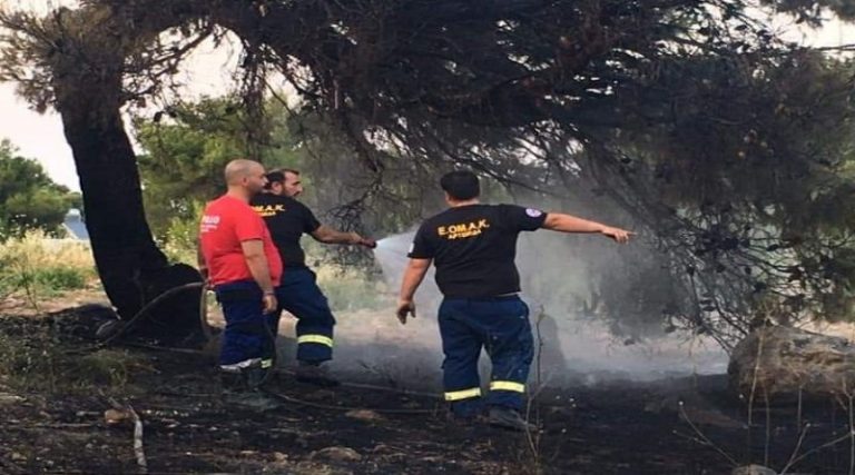 Φωτιά στην Αρτέμιδα – Χωρίς ρεύμα πολλές περιοχές!
