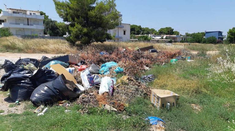 Αρτέμιδα: Οργή για τις χωματερές μπροστά από τα σπίτια! (φωτό)