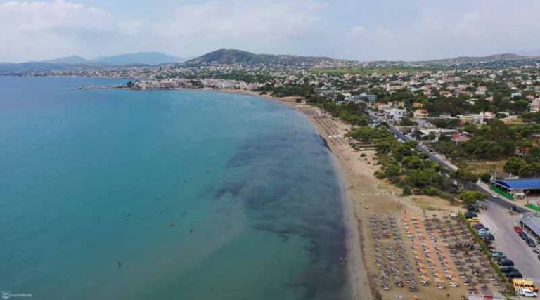 Η παραλία -και όχι μόνο- της Αρτέμιδας με drone (video)