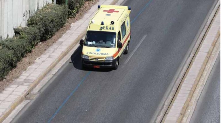 Διασωληνωμένη σε κρίσιμη κατάσταση η 17χρονη που παρασύρθηκε από όχημα στη Λεωφόρο Αθηνών