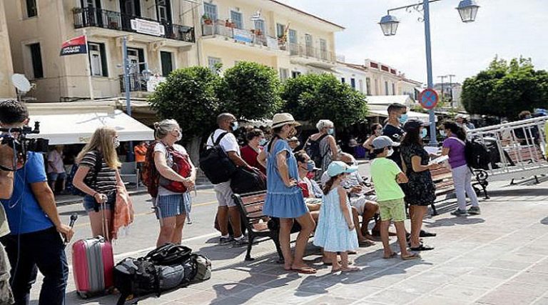 Τουρισμός: Πάνω από 10 εκατ. οι τουρίστες που ήρθαν στην Ελλάδα το α’ εξάμηνο