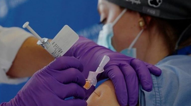 Κορονοϊός – Ποιοι παίρνουν σειρά για το εμβόλιο, τι κάνουν όσοι έχασαν το ραντεβού
