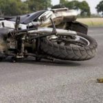 Φρικτό τροχαίο δυστύχημα: Νεκρός μοτοσικλετιστής που χτύπησε σε δύο αυτοκίνητα