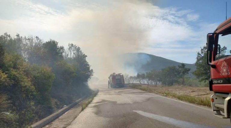 Μεγάλη φωτιά στη Μεγαλόπολη – Απειλείται ο οικισμός Καλύβια  – Μήνυμα του 112