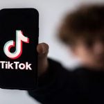 Γιατί η Ακροδεξιά της Ευρώπης λατρεύει το TikTok