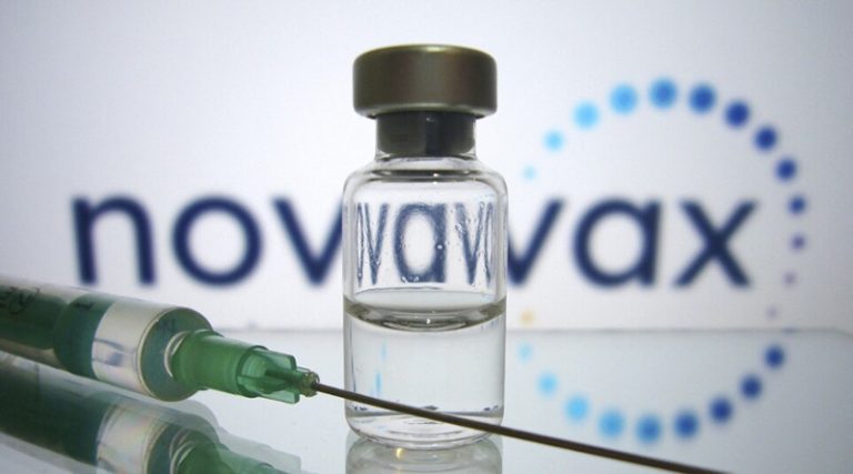 Εμβόλια Novavax: Γιατί δεν έχουν «ανεβεί» ακόμη τα ραντεβού της επόμενης εβδομάδας