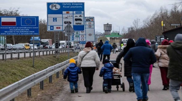 Πόλεμος στην Ουκρανία: Πάνω από 300.000 πρόσφυγες – Νέα καραβάνια από εβδομάδα