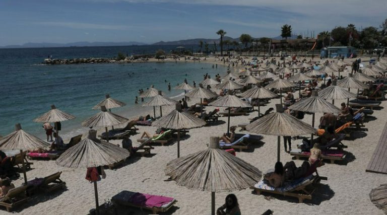 Απλησίαστες για τους Έλληνες οι καλοκαιρινές διακοπές στην Ελλάδα