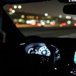 Πρόστιμο 700 ευρώ και αφαίρεση διπλώματος οδήγησης – Ποιο λάθος με τα φώτα κοστίζει ακριβά