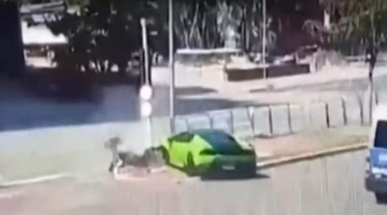 Απίστευτο περιστατικό: Χτύπησε με τη Lamborghini του δικυκλιστή που του έκλεψε το Rolex!