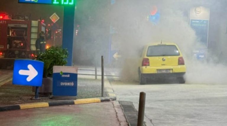 Τρόμος! Οδηγός μπήκε με φλεγόμενο αμάξι σε βενζινάδικο στη Μεσογείων! (φωτό)