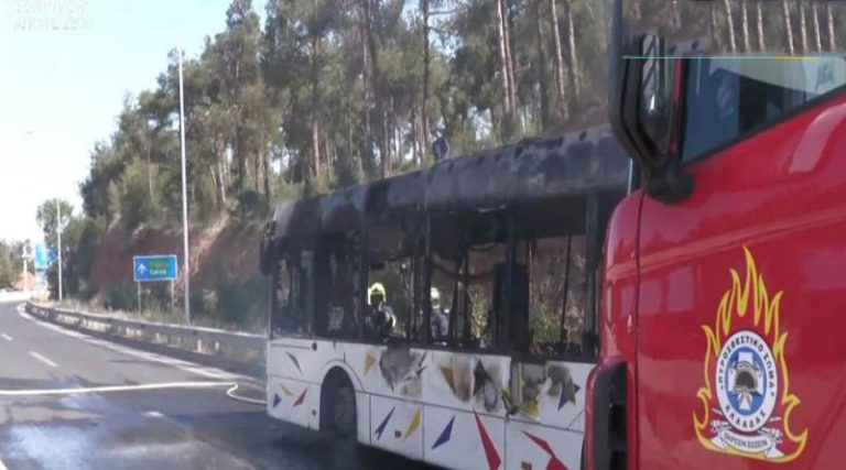 Λεωφορείο τυλίχθηκε στις φλόγες! (φωτό & βίντεο)