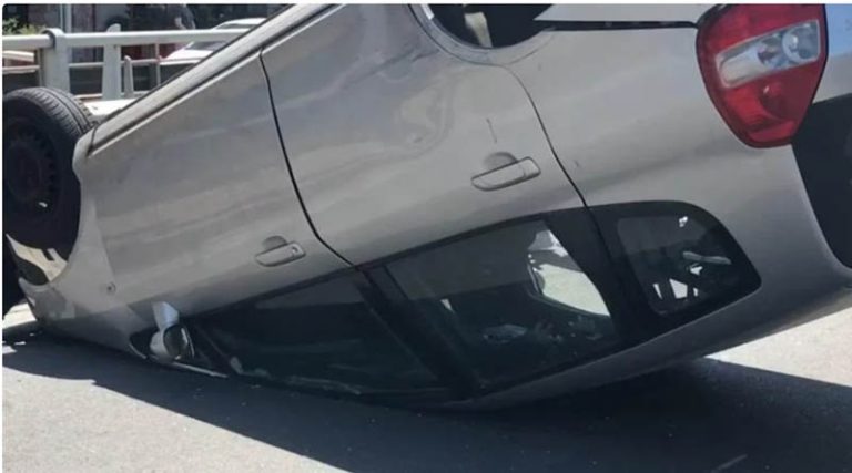 Αυτοκίνητο βρέθηκε ανάποδα στη Λεωφόρο Κηφισίας μετά από καραμπόλα! (φωτό & βίντεο)