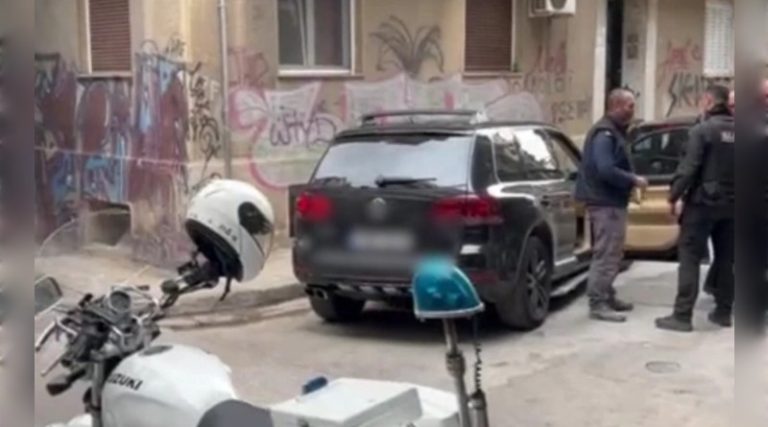 Η στιγμή της σύλληψης του οδηγού με το τζιπ που πήρε σβάρνα δεκάδες αυτοκίνητα! (βίντεο)