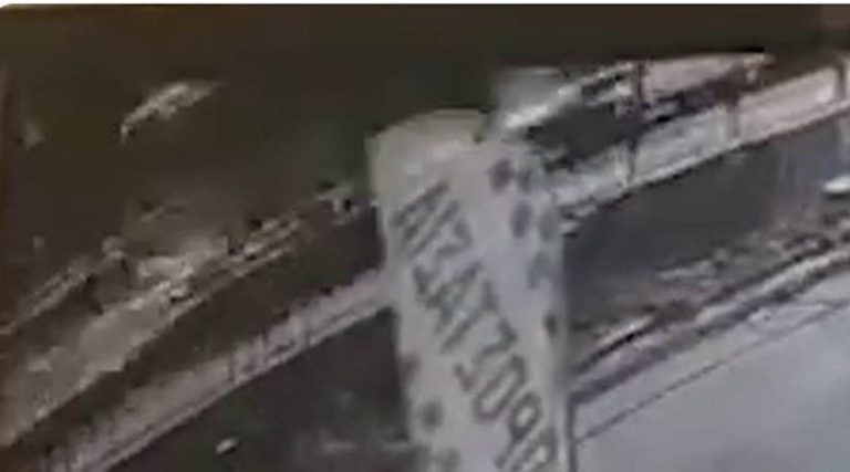 Βίντεο ντοκουμέντο από το θανατηφόρο τροχαίο με θύμα 23χρονο οδηγό μηχανής που συγκρούστηκε με λεωφορείο