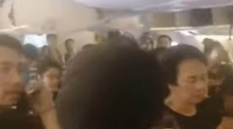 Σπάτα: Αδιανόητη ταλαιπωρία για επιβάτες  πτήσης της Qatar εν μέσω καύσωνα! (βίντεο)