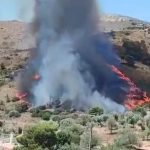 Φωτιά στην Κερατέα: Κοντά στα σπίτια οι φλόγες – Ήχησε το 112 για εκκένωση τεσσάρων οικισμών! (φωτό & βίντεο)
