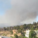Φωτιά στη Σταμάτα: Ενισχύονται οι δυνάμεις της Πυροσβεστικής – Πληροφορίες για έναν τραυματία