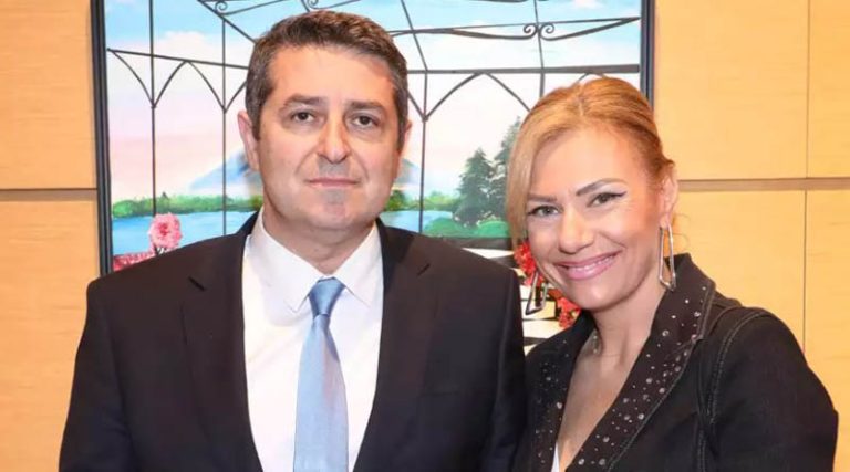 Γιώργος Μυλωνάκης: Ποιος είναι σύζυγος της Τίνας Μεσσαροπούλου που έγινε ο νέος υφυπουργός παρά τω πρωθυπουργώ