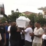 Σπαραγμός στην κηδεία της 11χρονης -Έφυγαν από το χωριό οι συγγενείς του δράστη –  Τι φοβούνται οι Αρχές