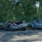 Ανείπωτη τραγωδία: Ηλικίας 20-25 ετών οι 4 νεκροί του τροχαίου μετά την σύγκρουση ΙΧ με λεωφορείο – Το αυτοκίνητο κόπηκε στη μέση! (φωτό & βίντεο)