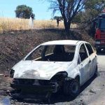 Αυτοκίνητο τυλίχθηκε στις φλόγες στην Αγίου Στεφάνου – Καπανδριτίου – Καταστράφηκε ολοσχερώς (φωτό)
