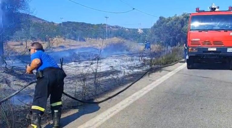 Φωτιά τώρα στο Δασκαλειό! (φωτό & βίντεο)