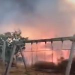 Μαρκόπουλο: Η στιγμή που ξέσπασε φωτιά από την πτώση κεραυνού (φωτό)