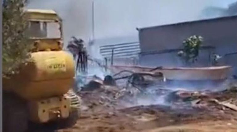 Χωρίς ενεργά μέτωπα οι φωτιές σε Κερατέα και Σταμάτα- Καμένα σπίτια και εκτεταμένες καταστροφές από το πέρασμα της πυρκαγιάς