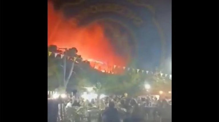 Φωτιά στην Ζάκυνθο: Διασκέδαζαν σε πανηγύρι ενώ η πυρκαγιά μαινόταν – Το βίντεο που προκαλεί αντιδράσεις