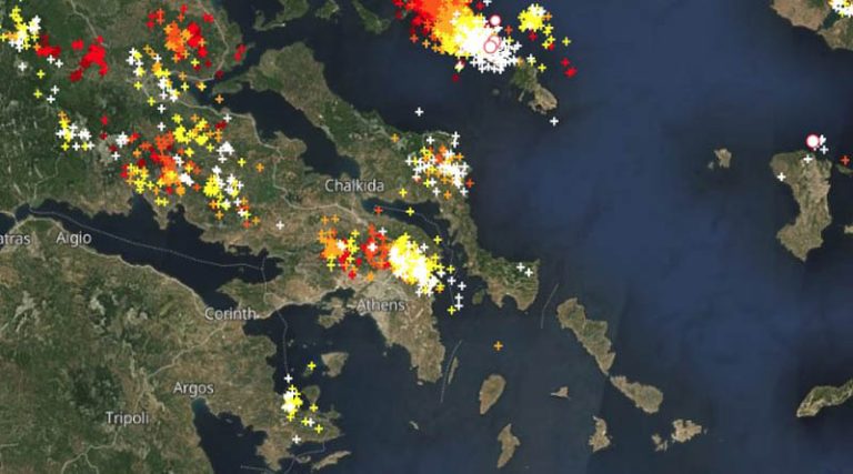 Δεκάδες κεραυνοί πάνω από την Αν. Αττική: Φωτιές σε Διόνυσο, Άνοιξη, Σταμάτα, Μαραθώνα & Νέα Μάκρη!