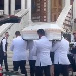 Σπαραγμός στην κηδεία της 13χρονης που σκοτώθηκε από κεραυνό στην Χαλκιδική