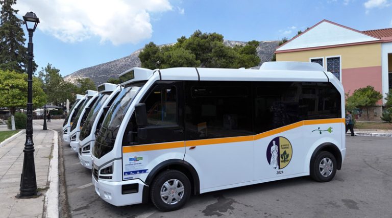 Τέσσερα υπερσύγχρονα ηλεκτρικά λεωφορεία  για τη δημοτική συγκοινωνία του Δήμου Παιανίας (φωτό & βίντεο)