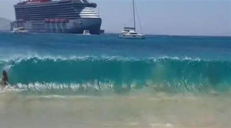 Βίντεο με τους υψηλούς κυματισμούς που προκάλεσε πλοίο στο δρομολόγιο Ραφήνα – Μύκονος που οδήγησε στην σύλληψη του πλοιάρχου