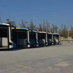 Σε ιδιώτες για 8 χρόνια οι συγκοινωνίες της Ανατολικής Αττικής – Τα πρώτα δρομολόγια με νέα λεωφορεία