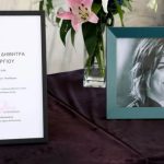 Ντέμη Γεωργίου: Ανείπωτη θλίψη στην κηδεία της – Ντυμένοι στα λευκά οι φίλοι της