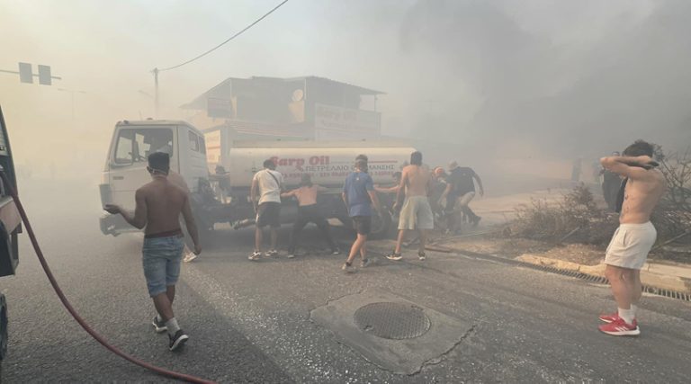 Όταν ο κρατικός μηχανισμός απουσιάζει, πιάνουν την μάνικα εθελοντές και πολίτες