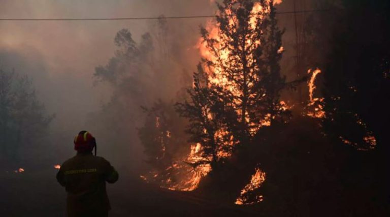 Φωτιά: Ποιοι δρόμοι έχουν κλείσει σε Βαρνάβα, Σταμάτα, Δροσιά, Διόνυσο και Πεντέλη λόγω της φωτιάς – Αναλυτικά οι εκτροπές κυκλοφορίας